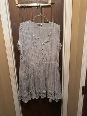 Women’s Size 1X True Craft Striped V-Neck Short Sleeve Tunic – Blue/White